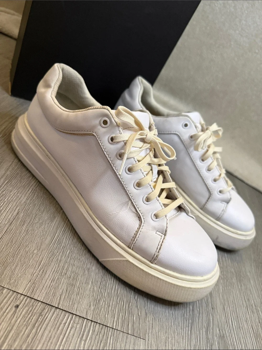 Zara Men White Leather Low-Top Sneakers - Size 41